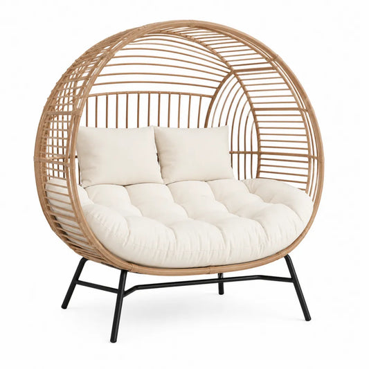 Sillón de ratán y metal beige con cojines